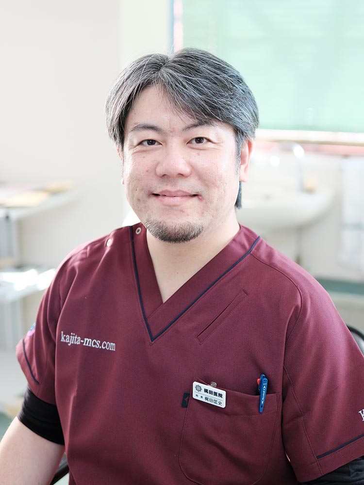 院長 梶田 匡史 写真